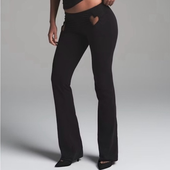 ᥫ᭡.ִֶָ𓂃 SKIMS Cotton Jersey Heart Flare Leggings | Soot Black | Size M | NWOT - Picture 1 of 6